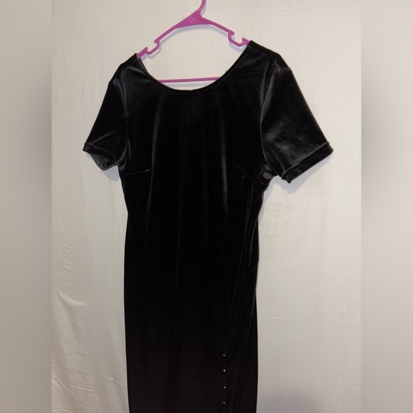 Betsy’s Things Vintage Elegant Black Velvet Dress with Slit and Vintage Buttons - Picture 2 of 4